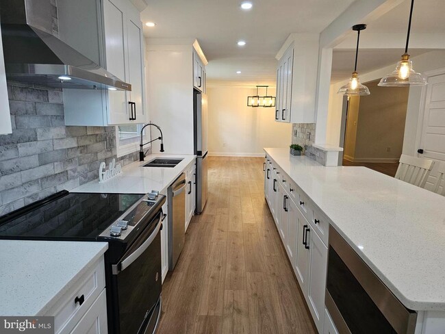 Building Photo - 133 Meadows Rd