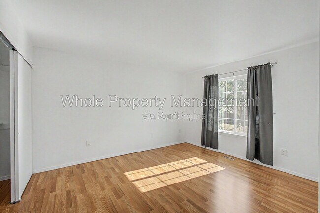 Building Photo - 3731 Shefield Dr