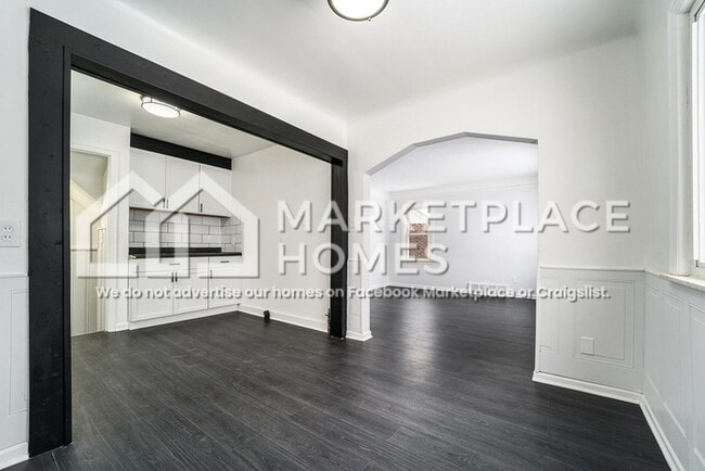 Building Photo - 19394 Barlow St