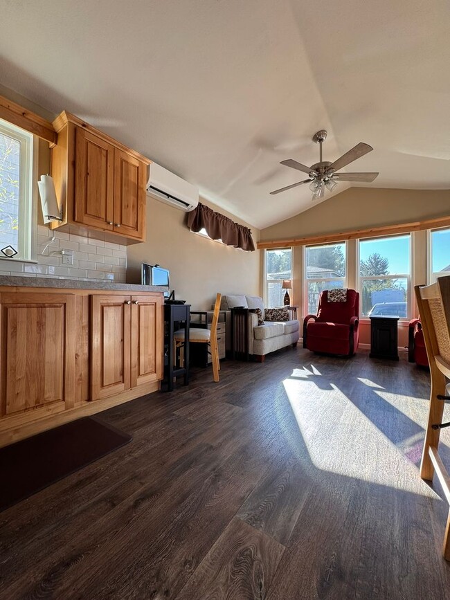 Building Photo - BRING YOUR ATV - JUST MINUTES FROM THE DUNES!