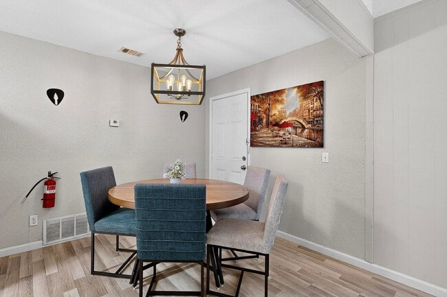Building Photo - 5501 Purple Sage Dr