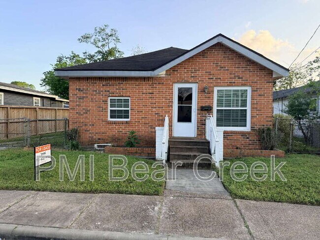 Building Photo - 3014 Rosalie St