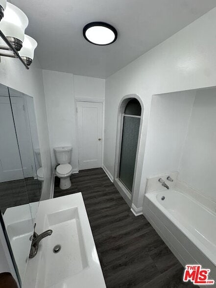 Building Photo - 1116 W 64th St