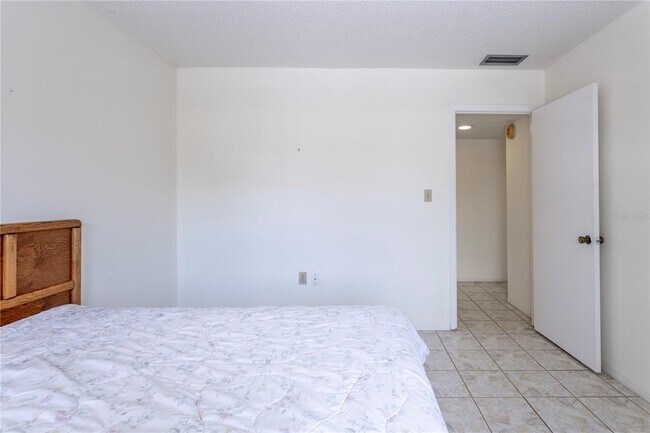 Building Photo - 3840 Staysail Ln