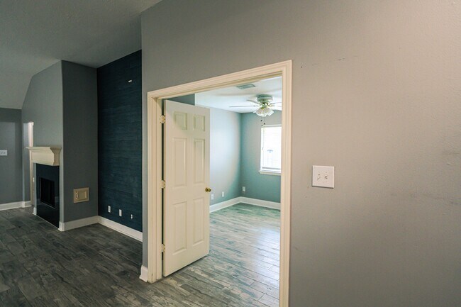 Building Photo - 3231 Candlepine Dr