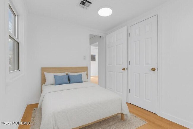 Building Photo - 1632 Farragut Ave