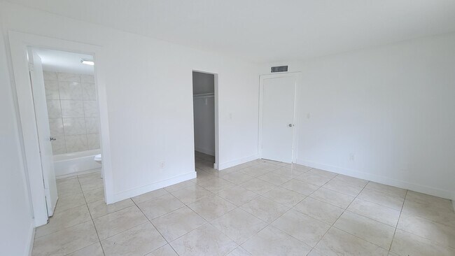 Building Photo - 2800 NW 56th Ave