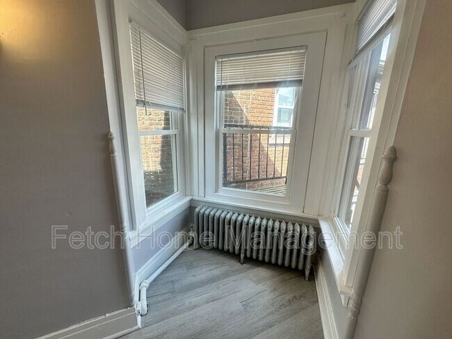 Building Photo - 537 Cumberland St