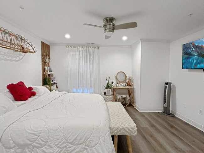 Building Photo - 429 Montgomery St