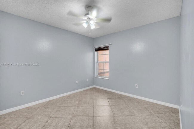 Building Photo - 2474 Centergate Dr