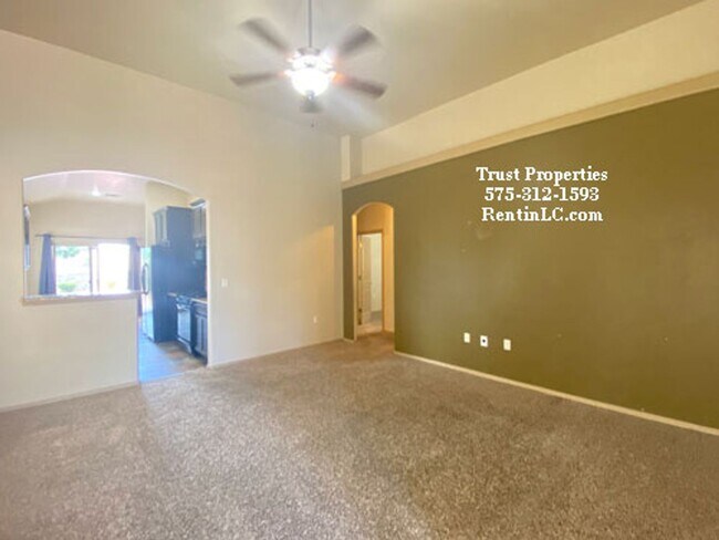 Building Photo - 4725 Rimrock Dr