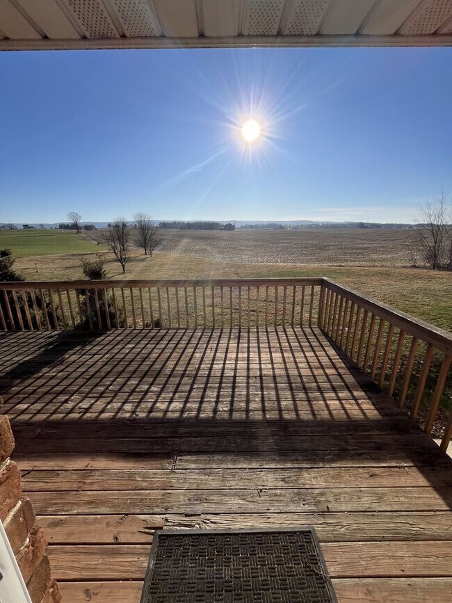 Building Photo - 8298 Scenic Dr