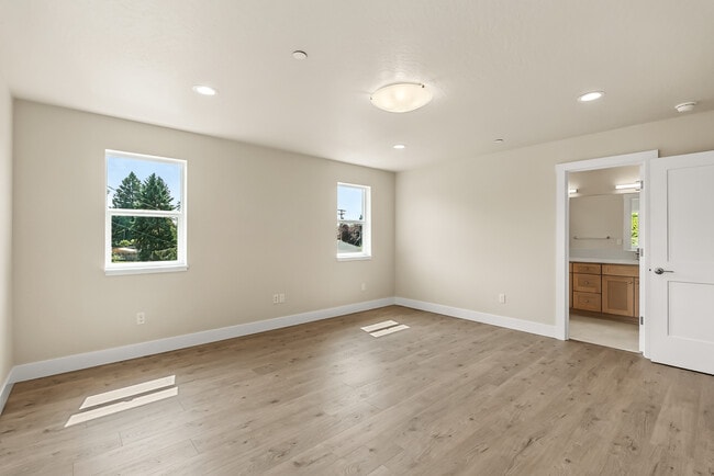 Building Photo - 2278 Sandy Dr