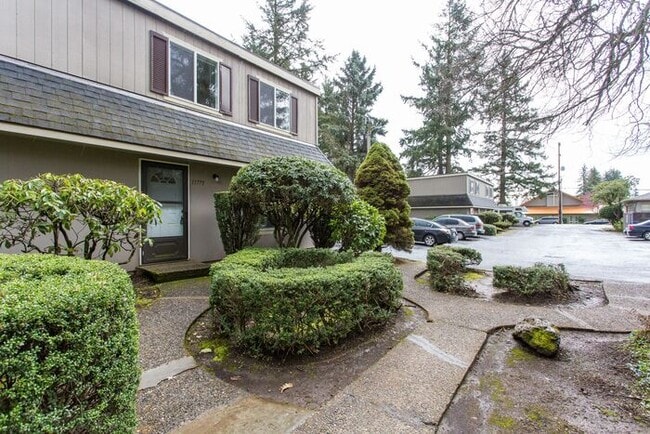 Building Photo - Completely remodeled with Washer/Dryer in ...