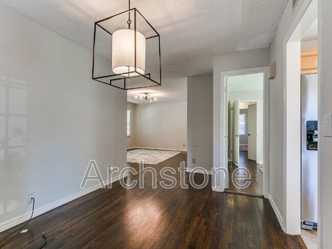 Building Photo - 1732 Carlisle Rd