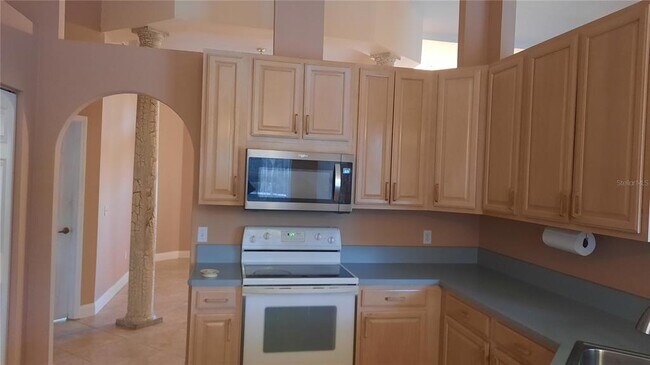 Building Photo - 58 Burning Bush Dr