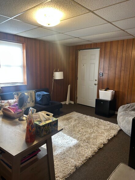 Building Photo - 454 Hutton Ln