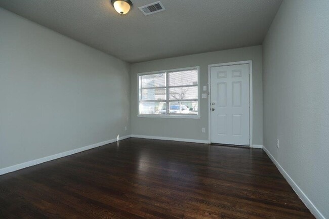 Building Photo - 10322 Cathedral Dr