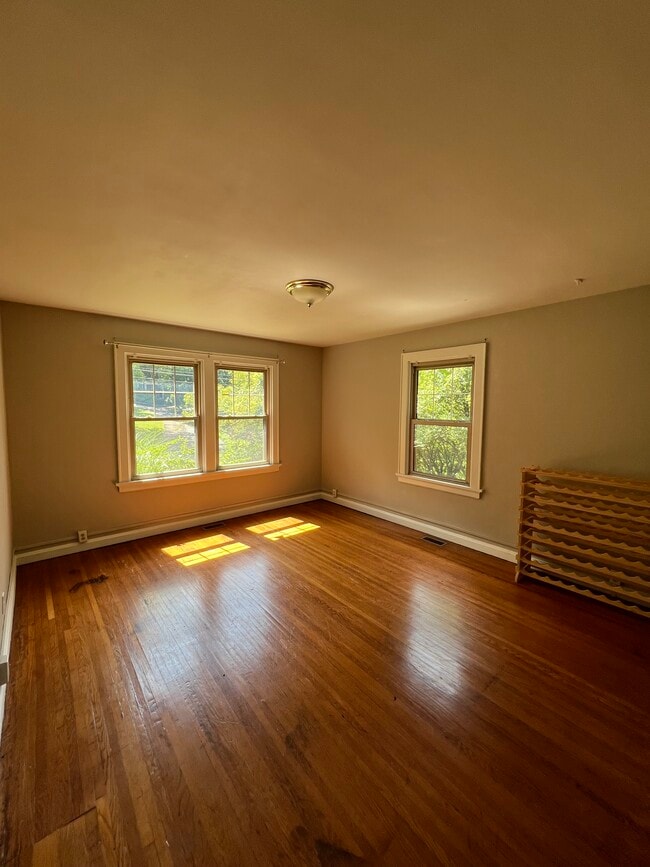 Building Photo - 4038 Clifton Ave