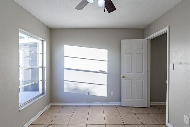 Building Photo - 653 Bryan Terrace Dr