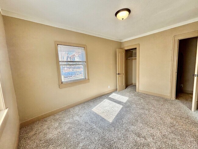 Building Photo - Spacious 2-Bedroom + Den Home with Ample Parking & Backyard!