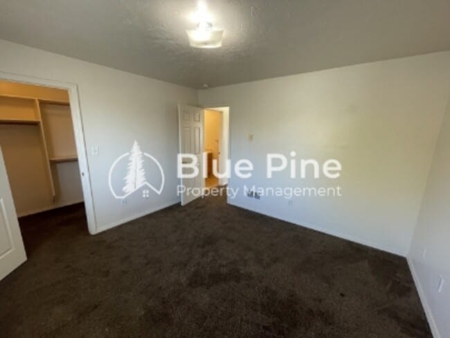 Building Photo - 345 S Byron Ave