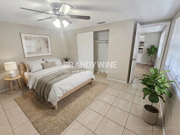 Building Photo - 7815 Treasure Pointe Dr