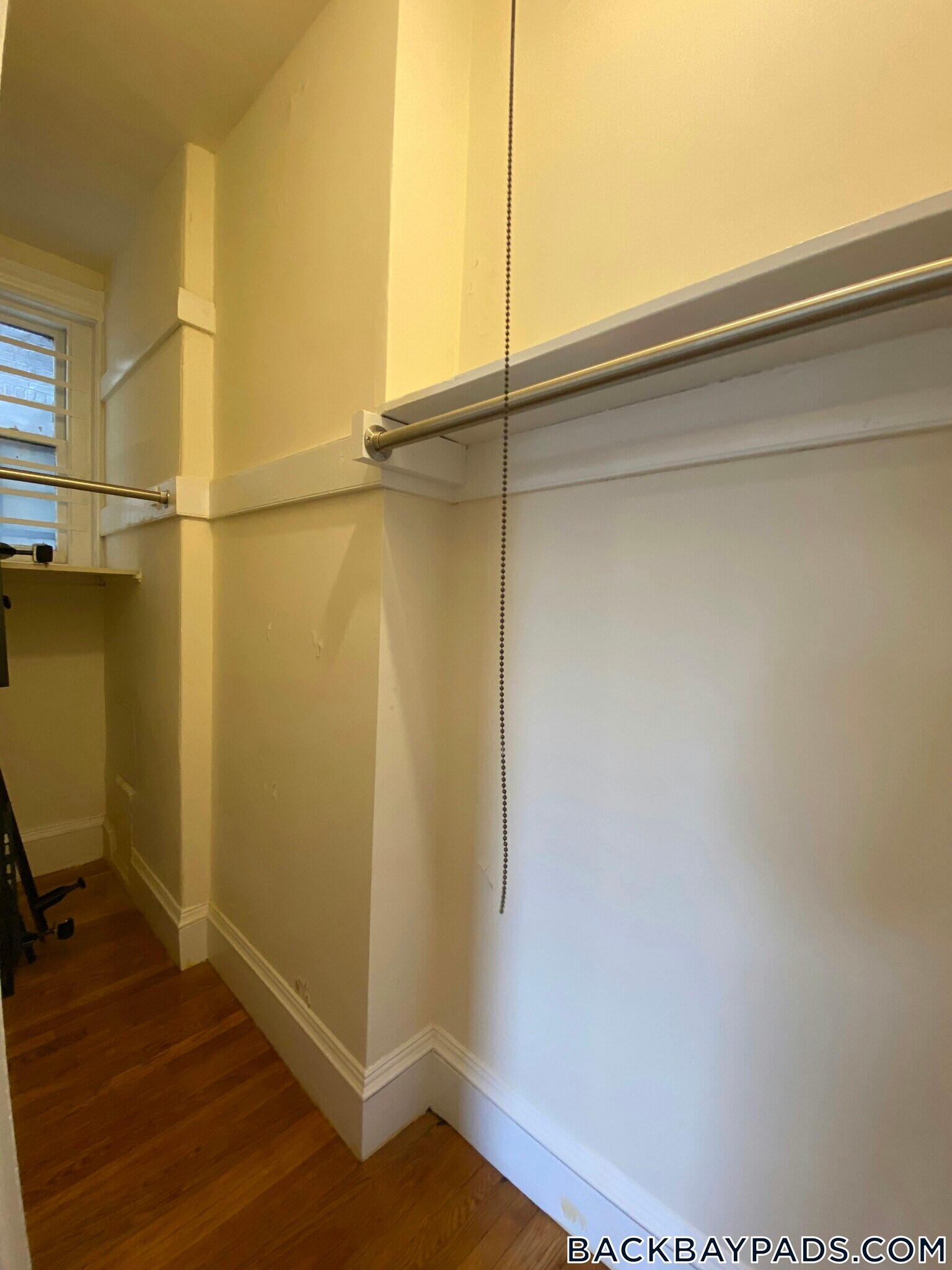 Building Photo - 504 Beacon St