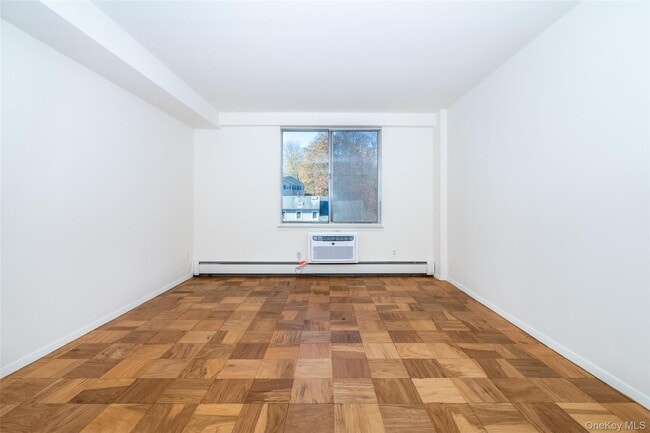 Building Photo - 125 Lake St