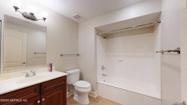 Building Photo - 525 3rd St S