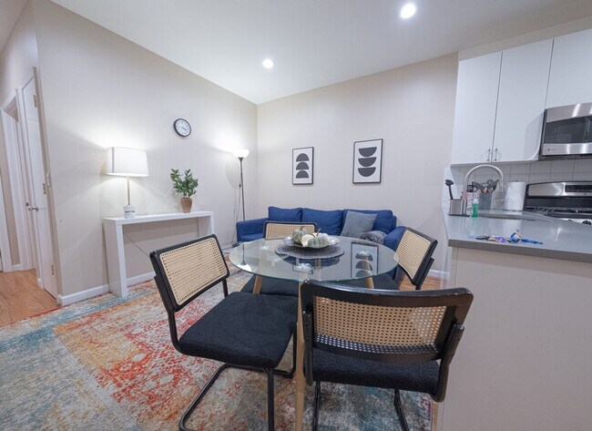 Building Photo - 230 W 113th St