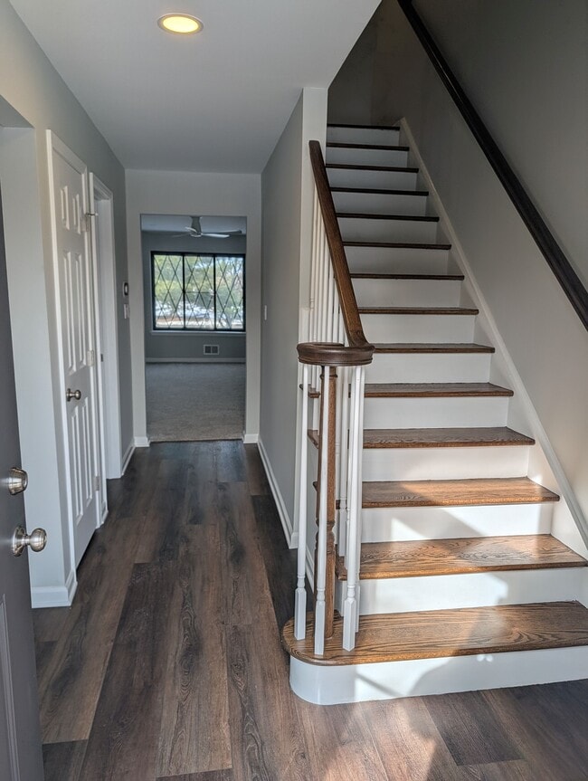 Building Photo - 105 Devonshire Ct