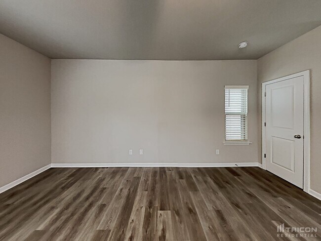 Building Photo - 139 Spring Knoll Dr