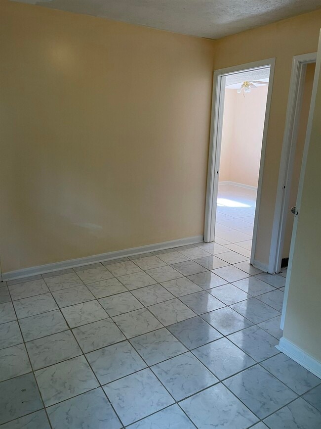 Building Photo - 152 Rountree Rd