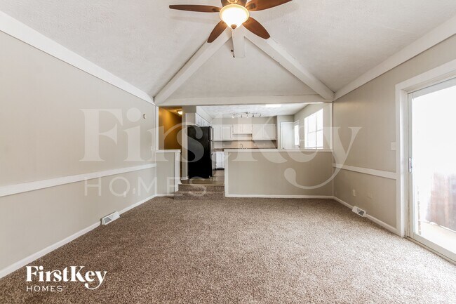 Building Photo - 241 Summit Ridge Dr