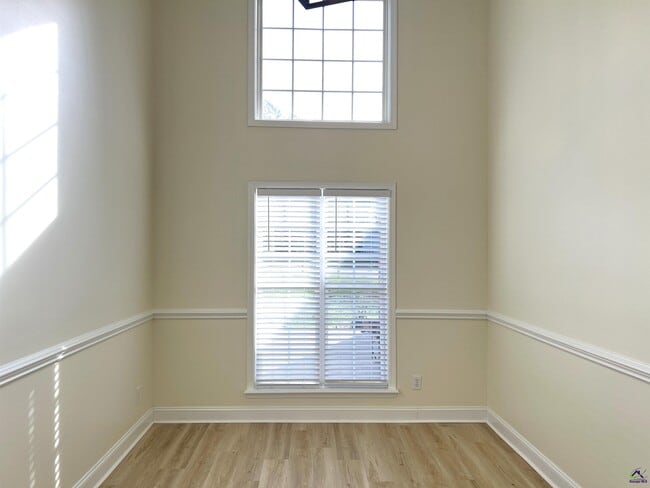 Building Photo - 134 Stone Brooke Dr