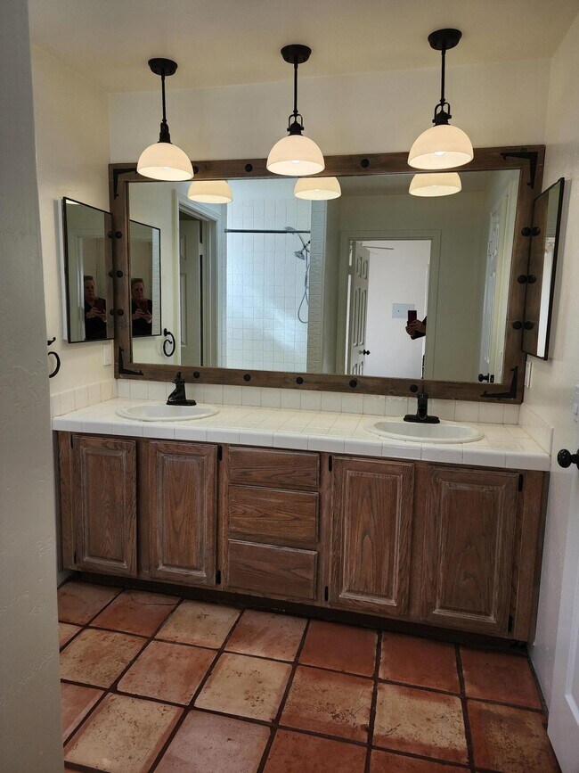 Building Photo - 54035 Avenida Martinez