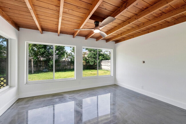 Building Photo - 2160 NE 53rd St