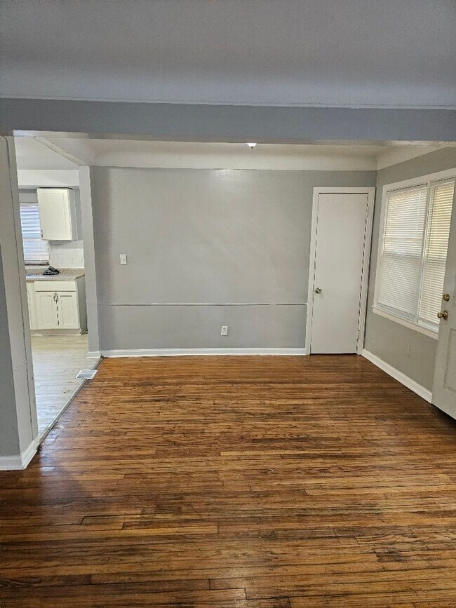 Building Photo - Charming 3-Bedroom Home and 1 Bath for Rent!