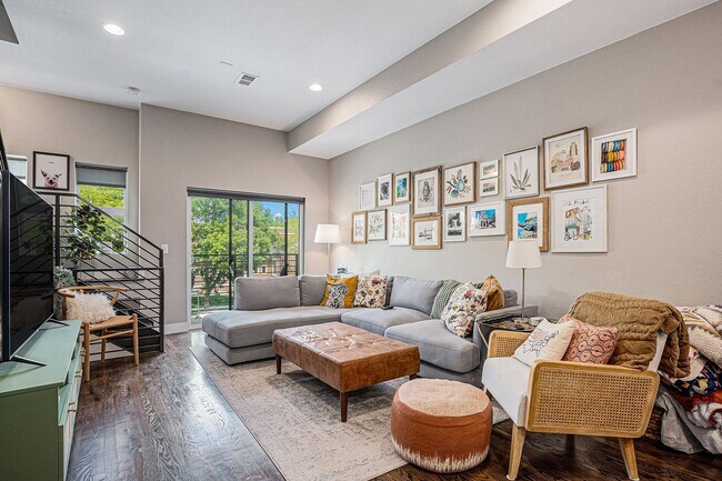 Building Photo - For Rent!  Corner Unit | Modern Townhome |...
