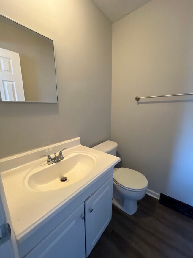 Building Photo - 1851-1853-1853 Lake Club Dr