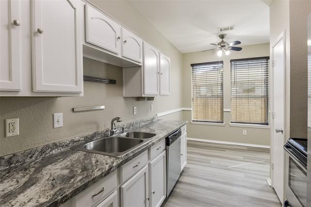 Building Photo - 1117 McKavett Dr