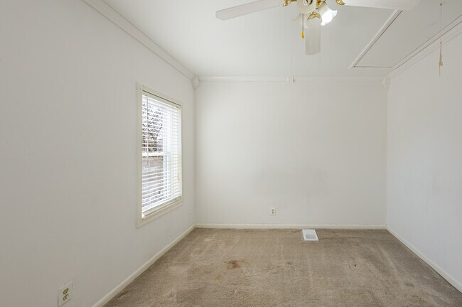 Building Photo - 21 17th St SE