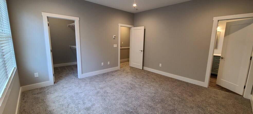 Building Photo - 109 Stone Dr