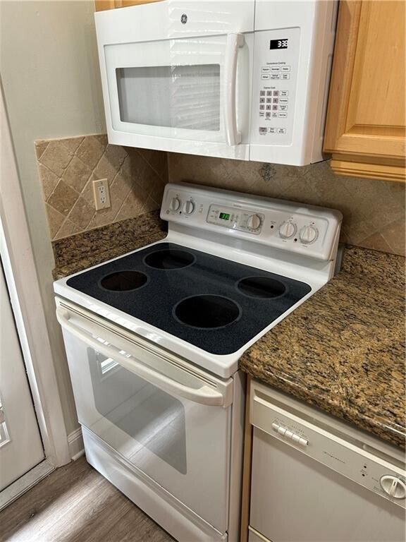 Building Photo - 2737 NE 28th St