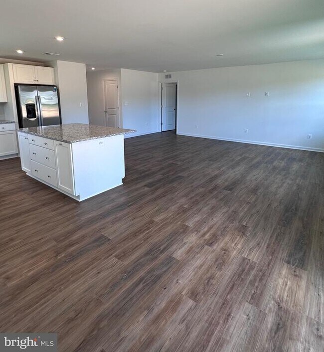 Building Photo - 151 Capulet Ct