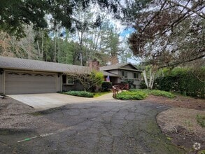 Building Photo - COMING SOON! Charming 4 Bed 3 Bath Home in...