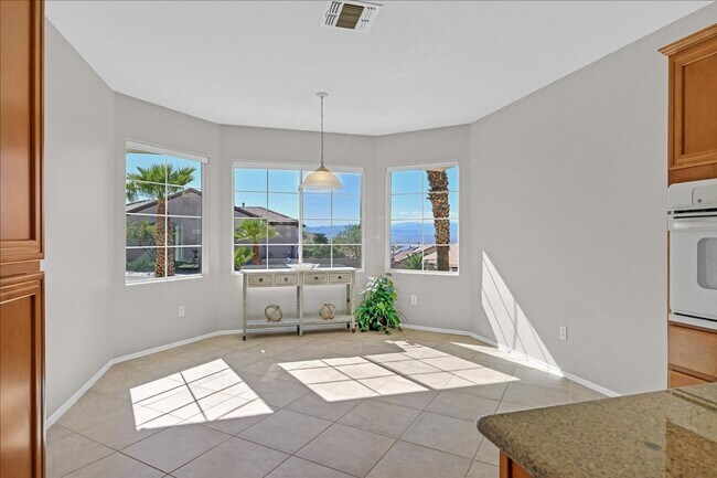 Building Photo - Golf Course Views in Sun City Anthem!  Age...