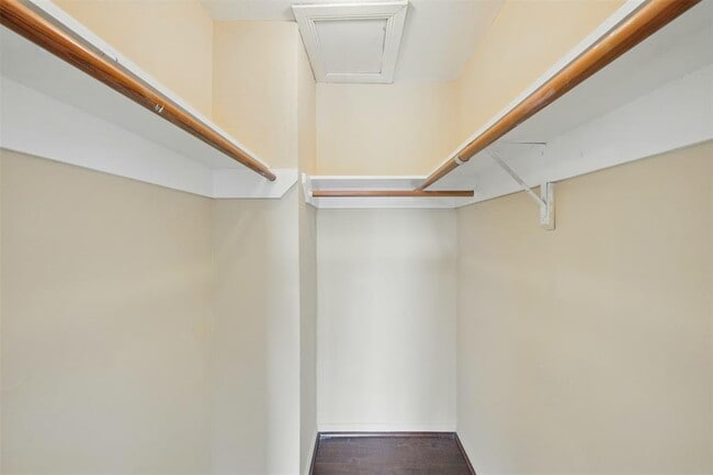 Building Photo - 2626 Holly Hall St
