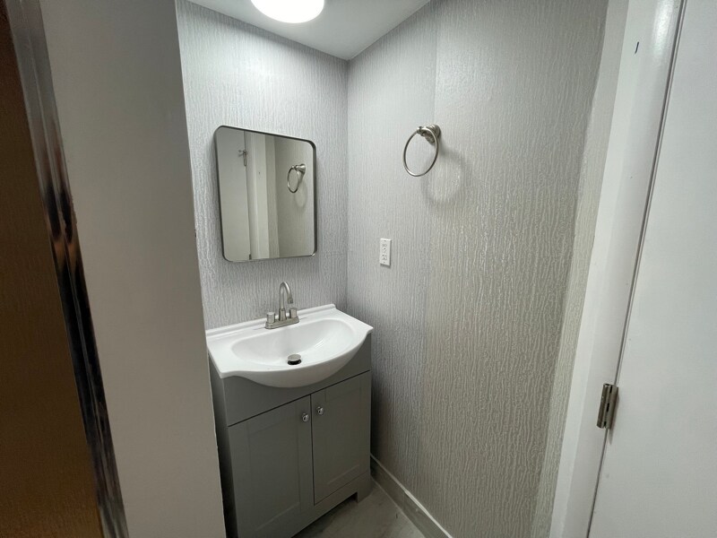 Building Photo - 7800 S Colony Cir